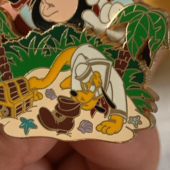 Disney Cruise Line Captain Pluto Plush and pin trading - Picture 16 of 17